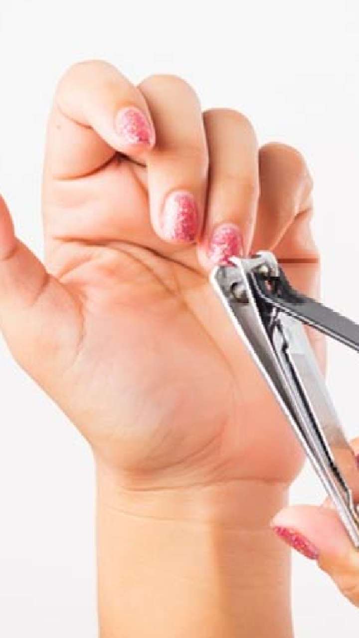 Vastu Tips for Cutting Nails: इस दिन नाखून काटने से घर में आती है गरीबी,  जाने नियम - Vastu Tips for Cutting Nails Cutting nails on this day brings  poverty in house